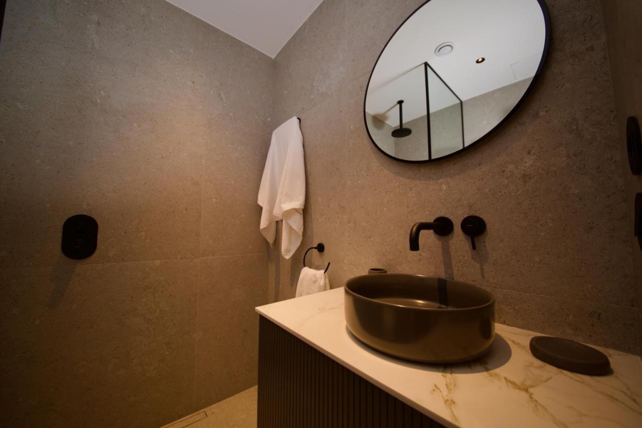 Suite 102 - 1 Bedroom Suite In Amando Perez Suites Рибадео Экстерьер фото